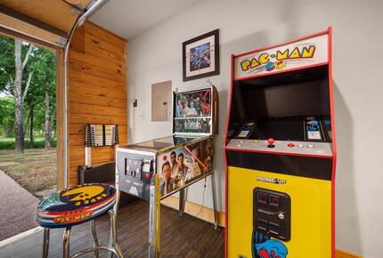 Paradise Cove Lakehouse | Timber-Frame Luxury on the Water - Streetman, Texas