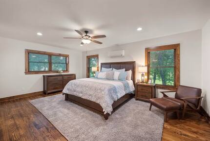 Paradise Cove Lakehouse | Timber-Frame Luxury on the Water - Streetman, Texas