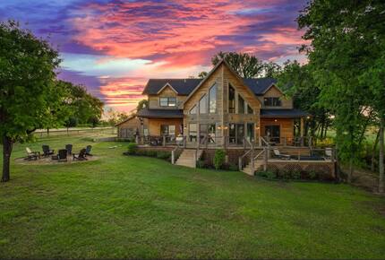 Paradise Cove Lakehouse | Timber-Frame Luxury on the Water - Streetman, Texas
