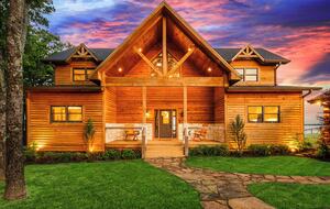 Paradise Cove Lakehouse | Timber-Frame Luxury on the Water - Streetman, Texas