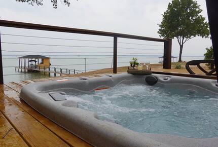 Paradise Cove Lakehouse | Timber-Frame Luxury on the Water - Streetman, Texas