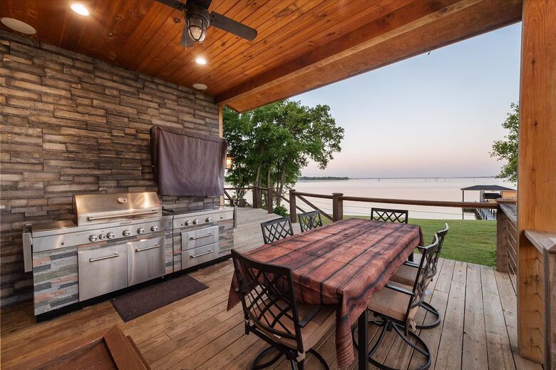 Paradise Cove Lakehouse | Timber-Frame Luxury on the Water - Streetman, Texas