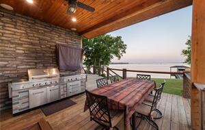 Paradise Cove Lakehouse | Timber-Frame Luxury on the Water - Streetman, Texas