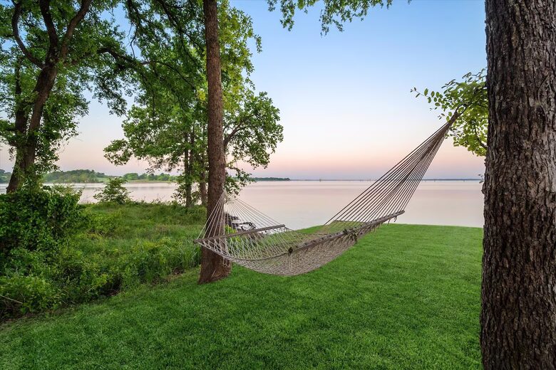 Paradise Cove Lakehouse | Timber-Frame Luxury on the Water - Streetman, Texas