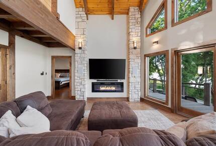 Paradise Cove Lakehouse | Timber-Frame Luxury on the Water - Streetman, Texas