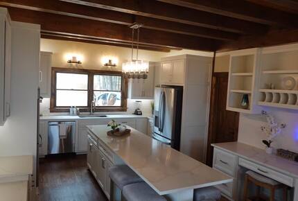 Paradise Cove Lakehouse | Timber-Frame Luxury on the Water - Streetman, Texas