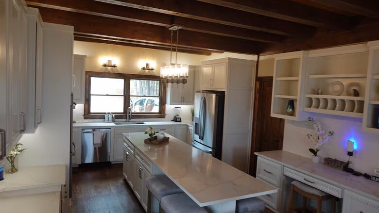 Paradise Cove Lakehouse | Timber-Frame Luxury on the Water - Streetman, Texas