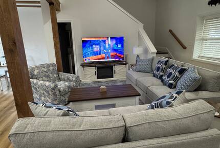 Cozy Hidden Woodland Retreat Near the Lake - Moneta, Virginia