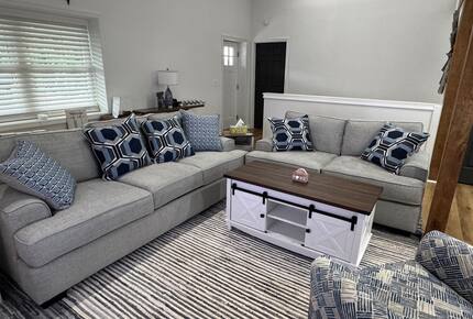 Cozy Hidden Woodland Retreat Near the Lake - Moneta, Virginia