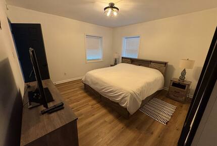 Cozy Hidden Woodland Retreat Near the Lake - Moneta, Virginia