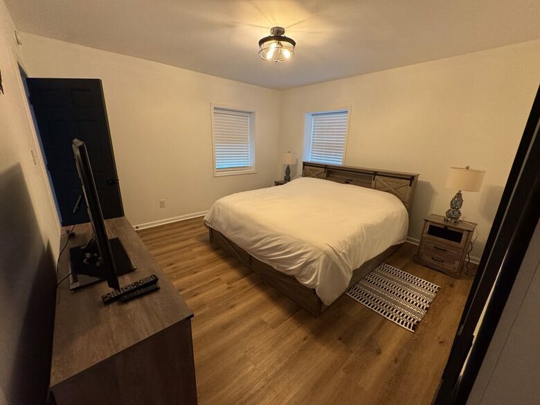 Cozy Hidden Woodland Retreat Near the Lake - Moneta, Virginia