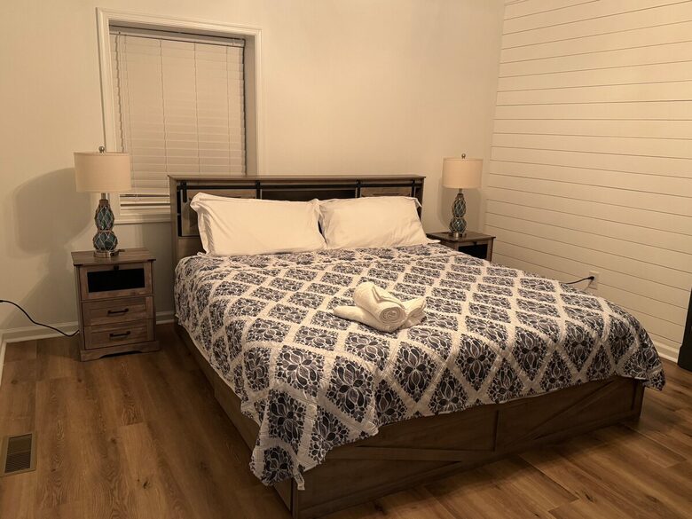 Cozy Hidden Woodland Retreat Near the Lake - Moneta, Virginia