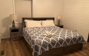 Cozy Hidden Woodland Retreat Near the Lake - Moneta, Virginia