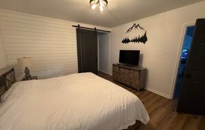 Cozy Hidden Woodland Retreat Near the Lake - Moneta, Virginia