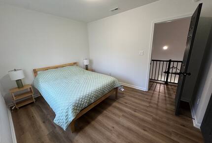 Cozy Hidden Woodland Retreat Near the Lake - Moneta, Virginia