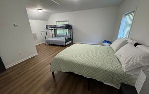 Cozy Hidden Woodland Retreat Near the Lake - Moneta, Virginia