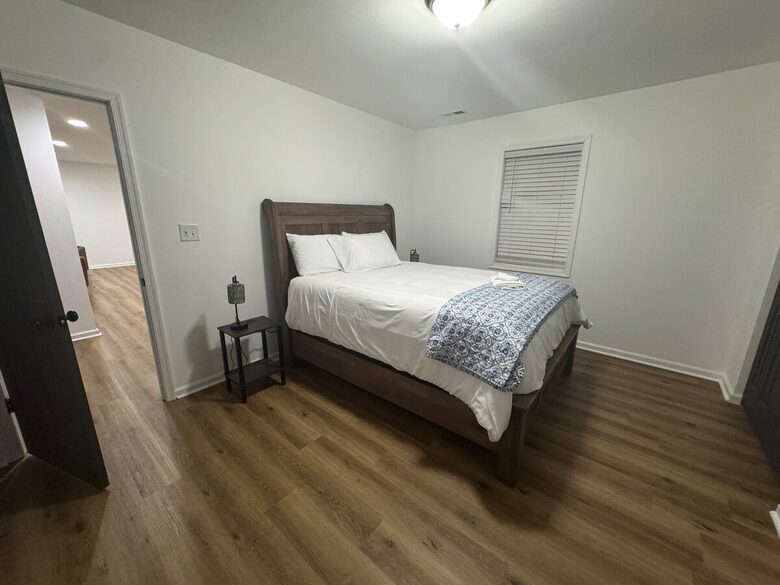 Cozy Hidden Woodland Retreat Near the Lake - Moneta, Virginia