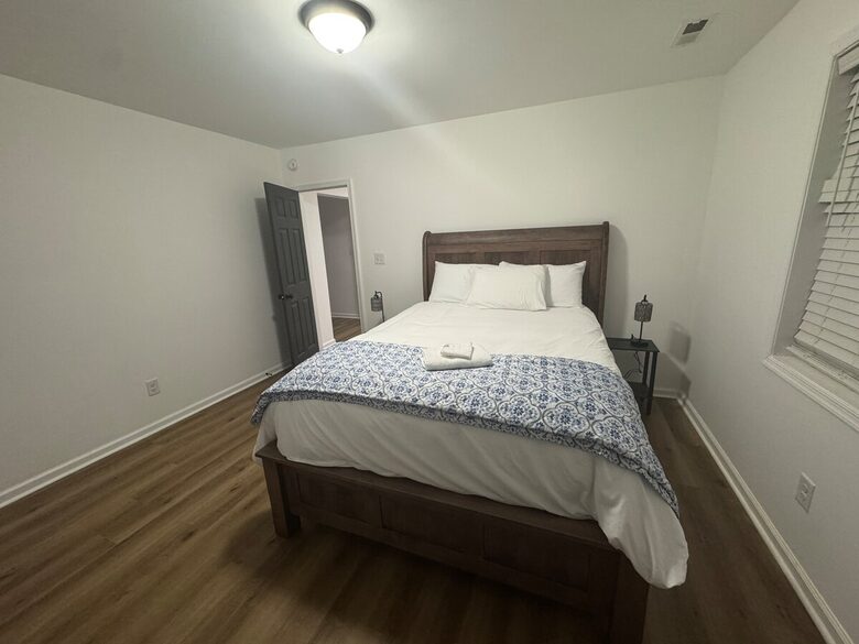 Cozy Hidden Woodland Retreat Near the Lake - Moneta, Virginia