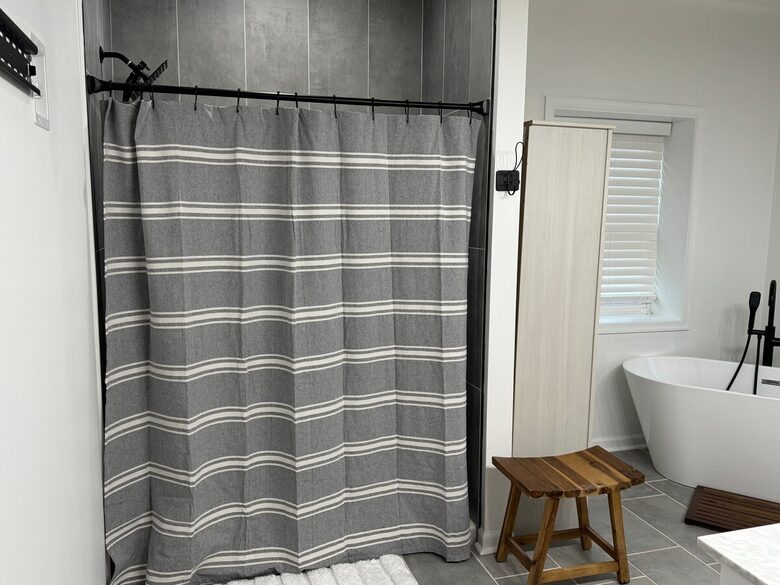 Cozy Hidden Woodland Retreat Near the Lake - Moneta, Virginia