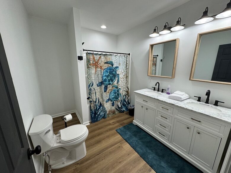 Cozy Hidden Woodland Retreat Near the Lake - Moneta, Virginia