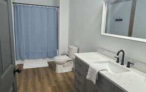 Cozy Hidden Woodland Retreat Near the Lake - Moneta, Virginia