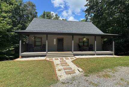 Cozy Hidden Woodland Retreat Near the Lake - Moneta, Virginia