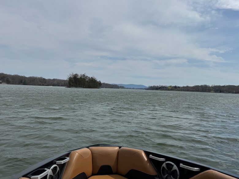 Cozy Hidden Woodland Retreat Near the Lake - Moneta, Virginia