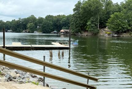 Cozy Hidden Woodland Retreat Near the Lake - Moneta, Virginia