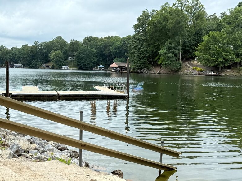 Cozy Hidden Woodland Retreat Near the Lake - Moneta, Virginia