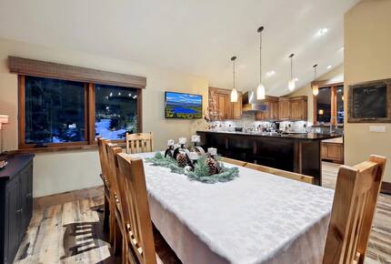 Award Winning Posh Truckee Ski Home by the Slopes - Truckee, California