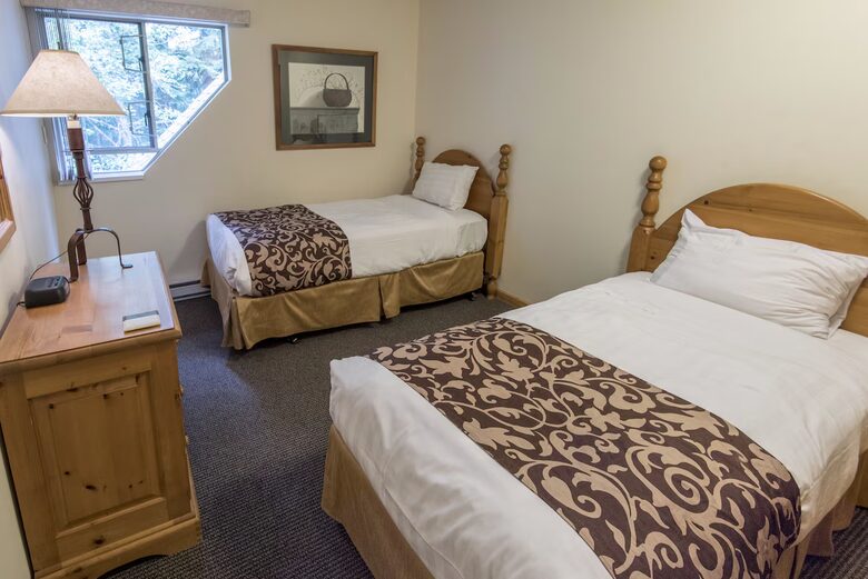 Alpine Comfort at Valhalla | Spacious Home with Easy Mountain Access - Whistler, Canada