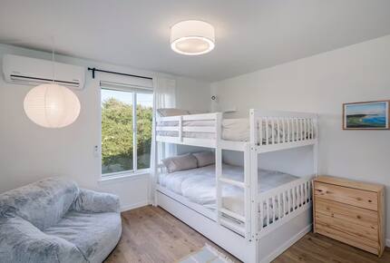 Whidbey Island Horizon Retreat | Modern Home with Expansive Views - Oak Harbor, Washington