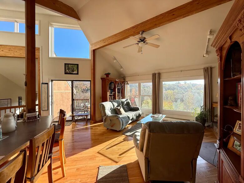 Cozy Mountain Stay with Short 5 Minute Walk to the Slopes - Hunter, New York