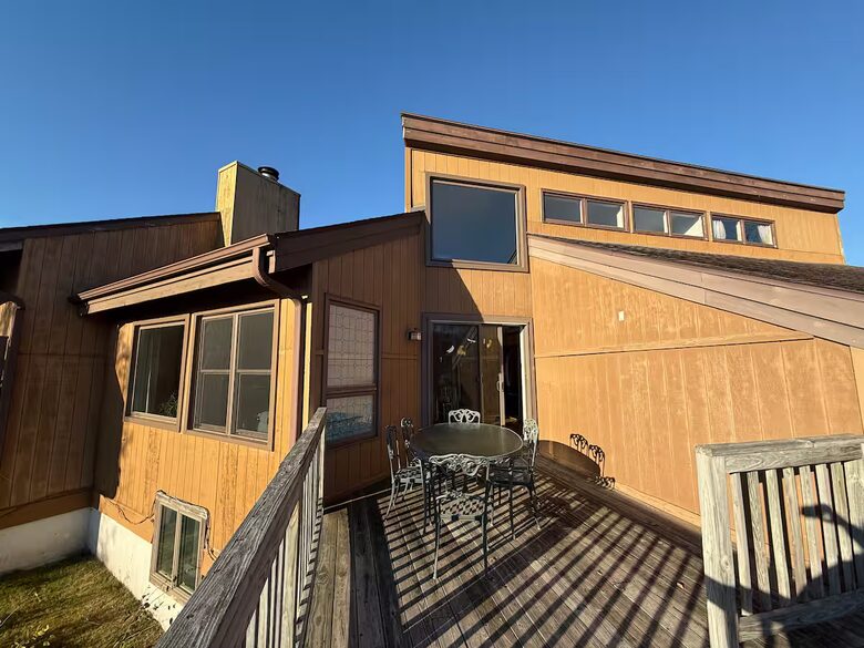 Cozy Mountain Stay with Short 5 Minute Walk to the Slopes - Hunter, New York