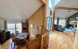 Cozy Mountain Stay with Short 5 Minute Walk to the Slopes - Hunter, New York