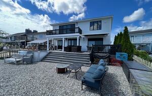 Waterfront Coastal Retreat on Barnegat Bay - Brick, New Jersey