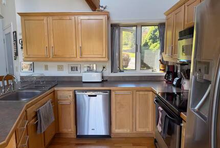 Cozy Mountain Stay with Short 5 Minute Walk to the Slopes - Hunter, New York