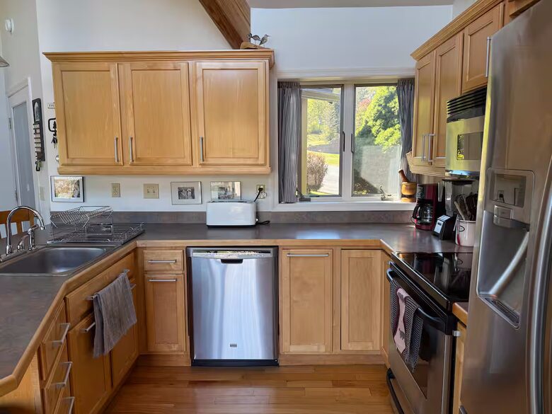 Cozy Mountain Stay with Short 5 Minute Walk to the Slopes - Hunter, New York