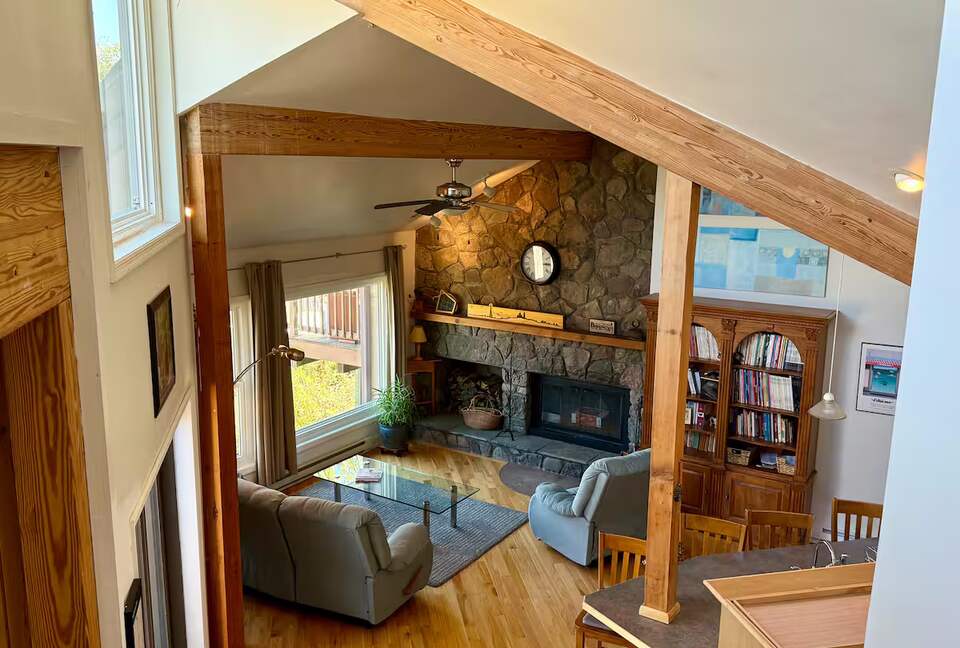 Cozy Mountain Stay with Short 5 Minute Walk to the Slopes - Hunter, New York
