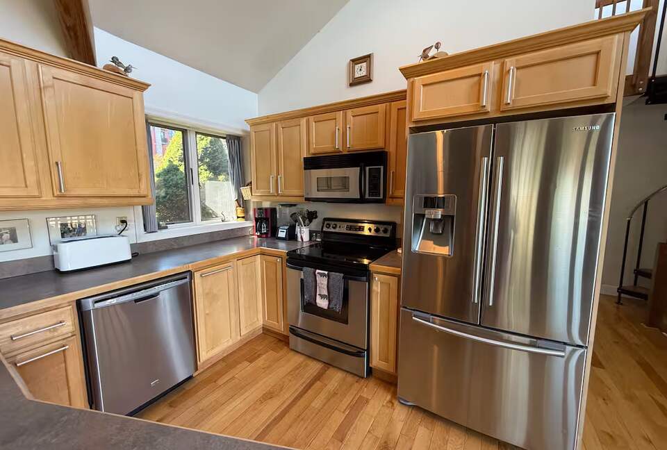 Cozy Mountain Stay with Short 5 Minute Walk to the Slopes - Hunter, New York