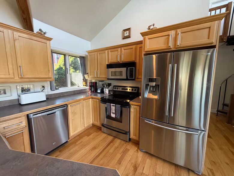 Cozy Mountain Stay with Short 5 Minute Walk to the Slopes - Hunter, New York