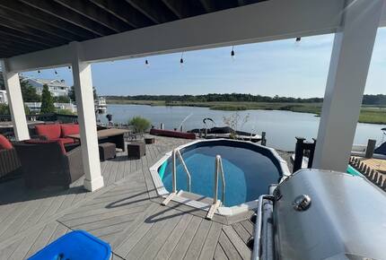 Waterfront Coastal Retreat on Barnegat Bay - Brick, New Jersey