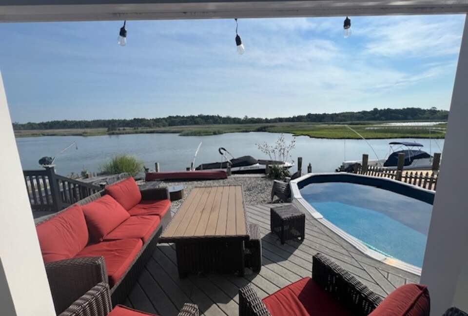 Waterfront Coastal Retreat on Barnegat Bay - Brick, New Jersey