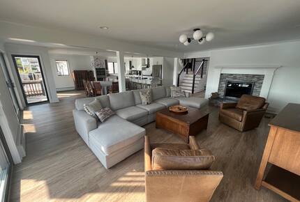 Waterfront Coastal Retreat on Barnegat Bay - Brick, New Jersey