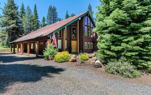 Timber Circle Retreat | Cozy Woodland Home Near Lake of the Woods - Klamath Falls, Oregon
