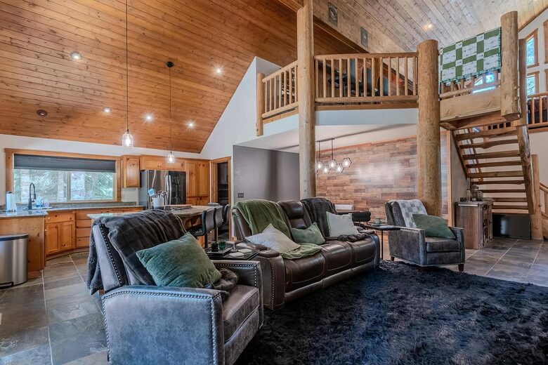 Timber Circle Retreat | Cozy Woodland Home Near Lake of the Woods - Klamath Falls, Oregon