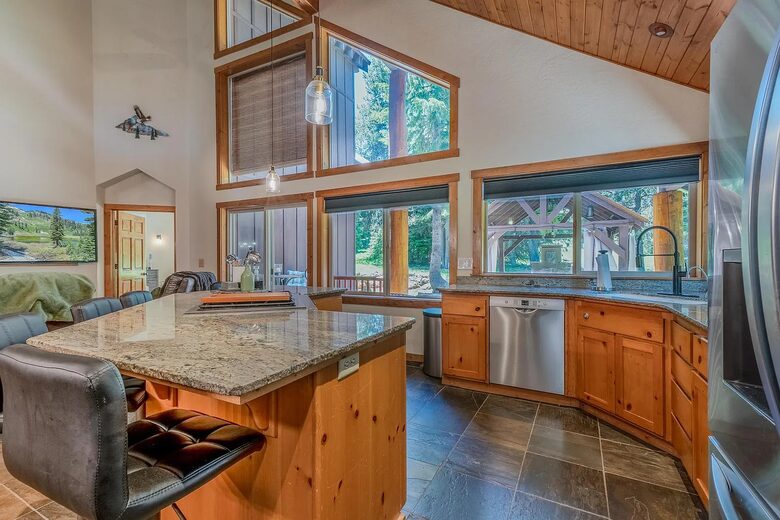 Timber Circle Retreat | Cozy Woodland Home Near Lake of the Woods - Klamath Falls, Oregon