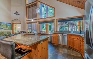 Timber Circle Retreat | Cozy Woodland Home Near Lake of the Woods - Klamath Falls, Oregon