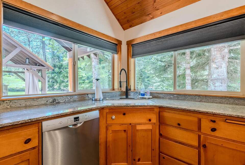 Timber Circle Retreat | Cozy Woodland Home Near Lake of the Woods - Klamath Falls, Oregon