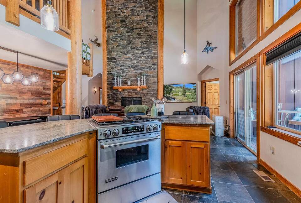 Timber Circle Retreat | Cozy Woodland Home Near Lake of the Woods - Klamath Falls, Oregon